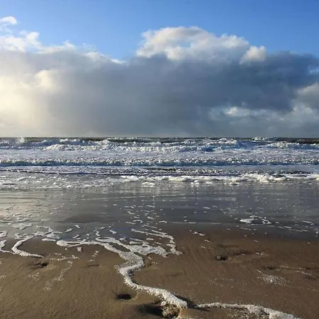 Aan Zee Дом отдыха