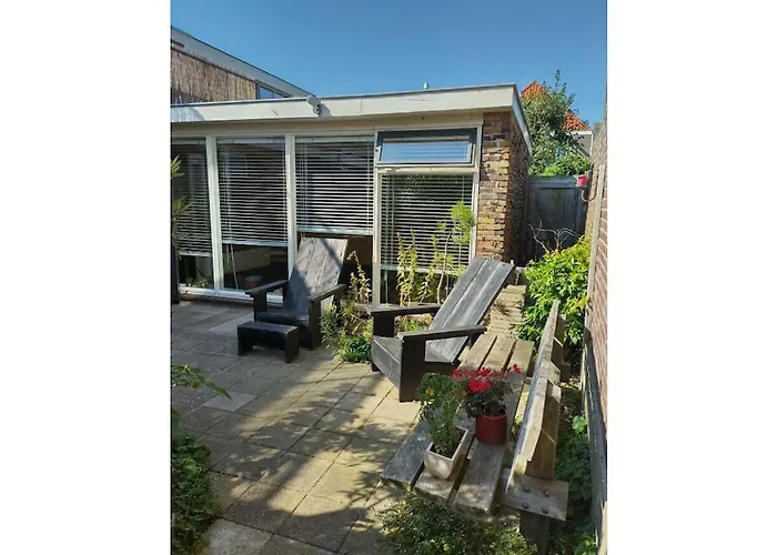 Aan Zee Дом отдыха